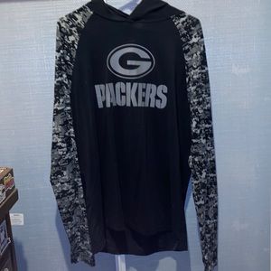 Black medium camo packers sweat shirt